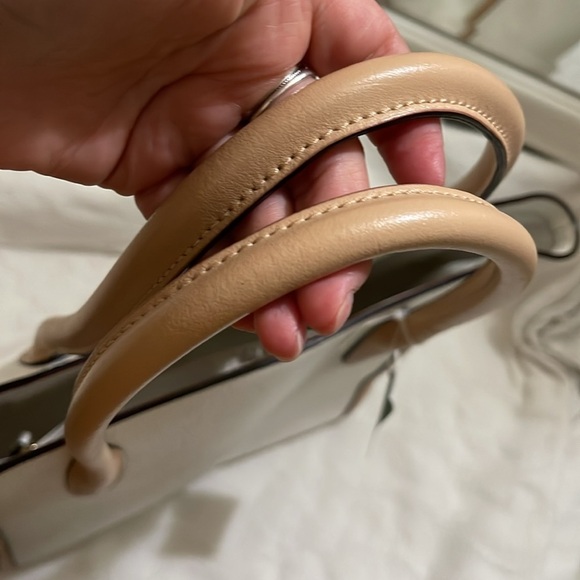 KATE SPADE - white Caroline lane forester tote- NWT - Picture 5 of 15